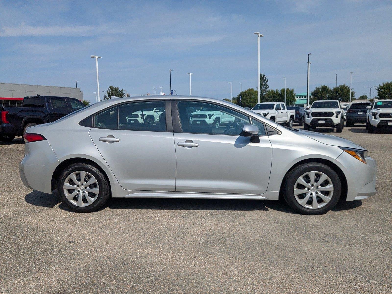 Used 2024  Toyota LE image 3