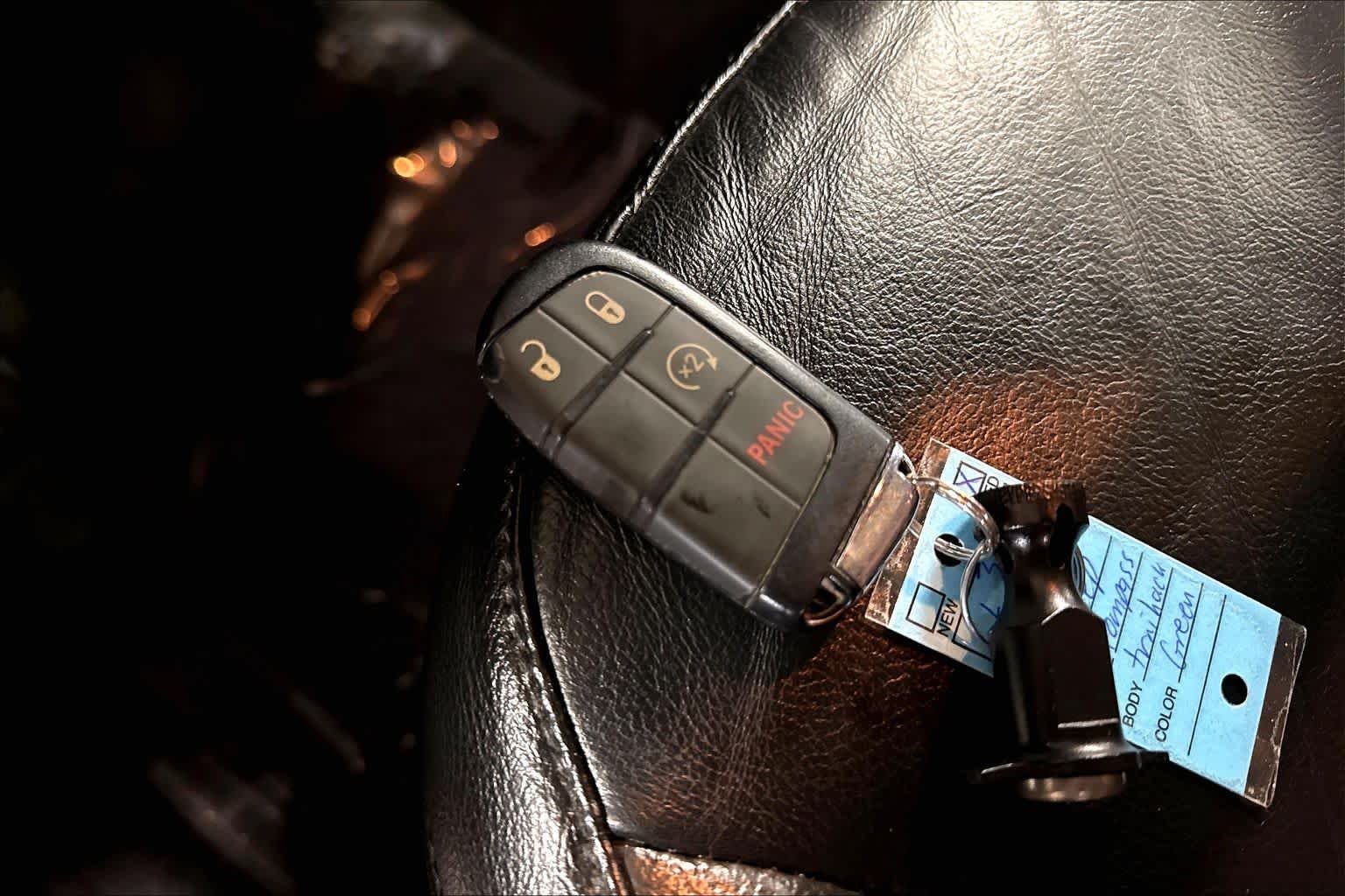 Used 2020 Sting-Gray Clearcoat Jeep Trailhawk image 14
