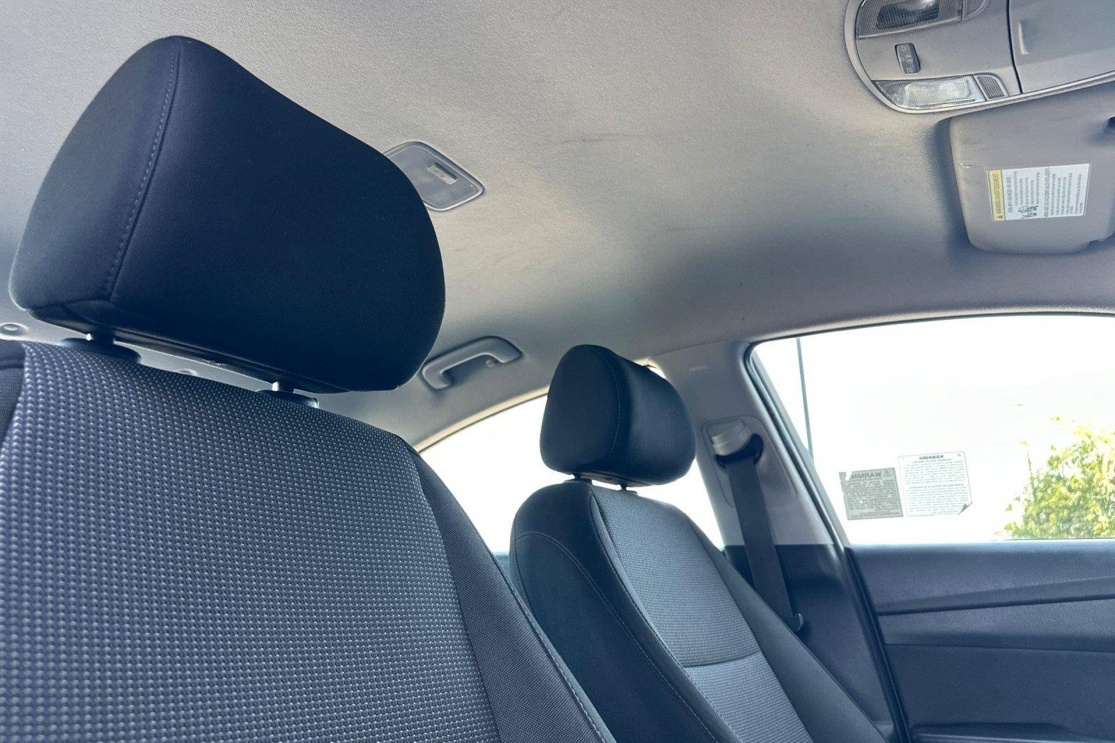 Used 2022 Olympus Silver Hyundai SE image 16