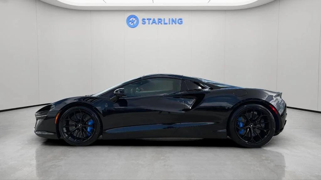 Used 2026  McLaren Spider image 3
