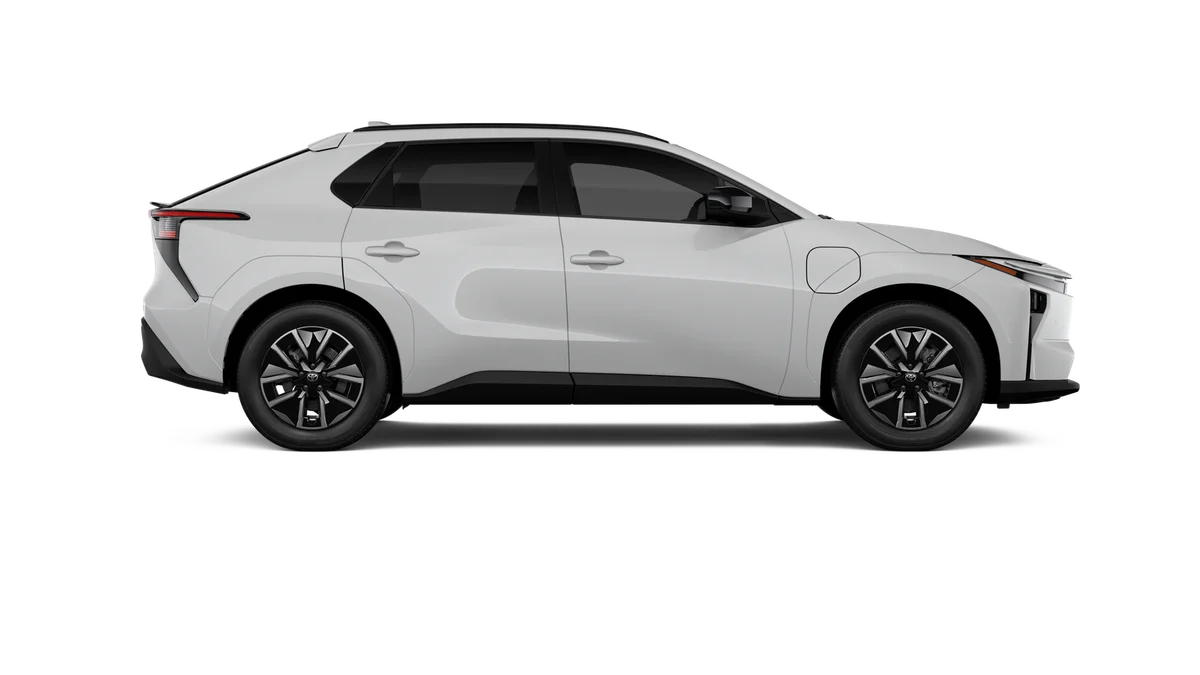 New 2026 Wind Chill Pearl [Extra_Cost_Color] Toyota XLE image 12
