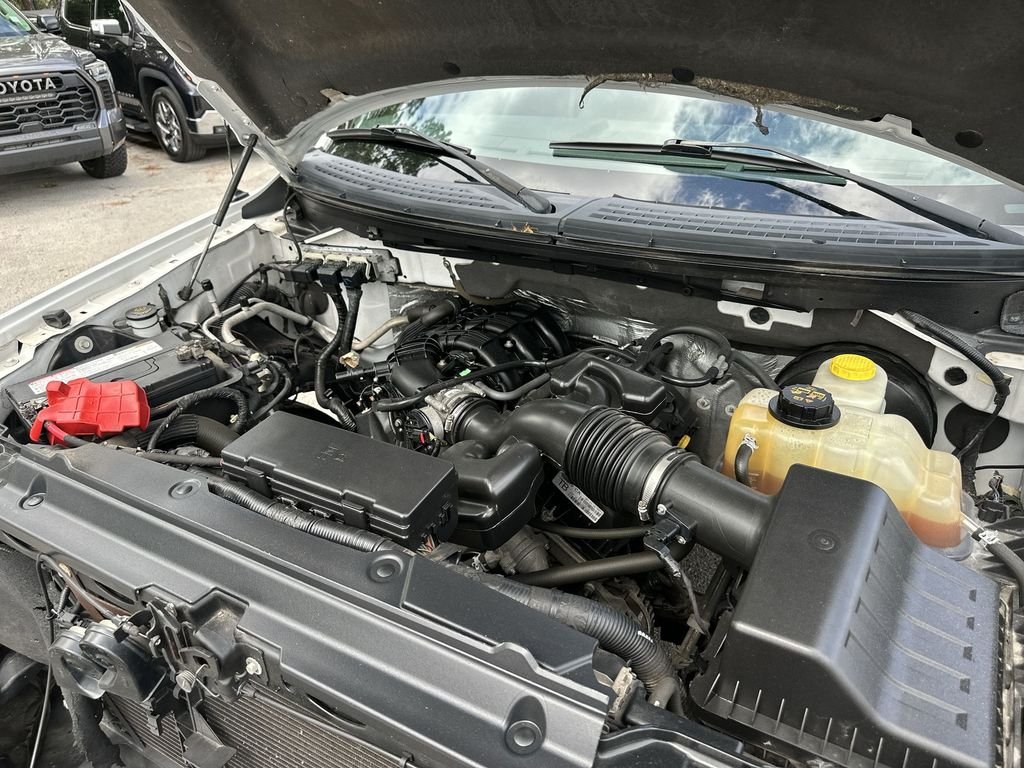 Used 2014 White Ford XL image 29