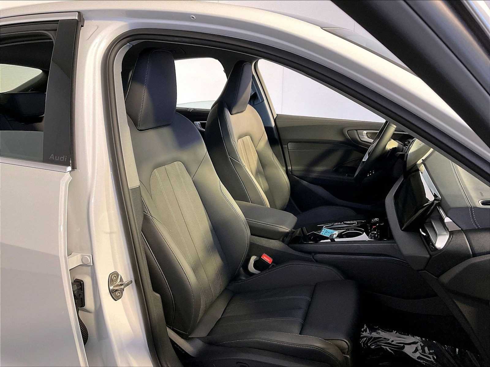 Used 2025 Arkona White Audi Premium Plus image 18