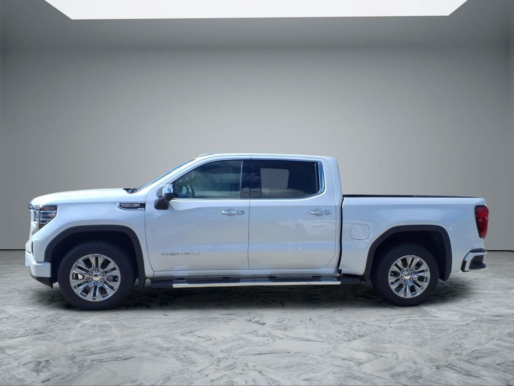 Used 2024 White GMC Denali image 4