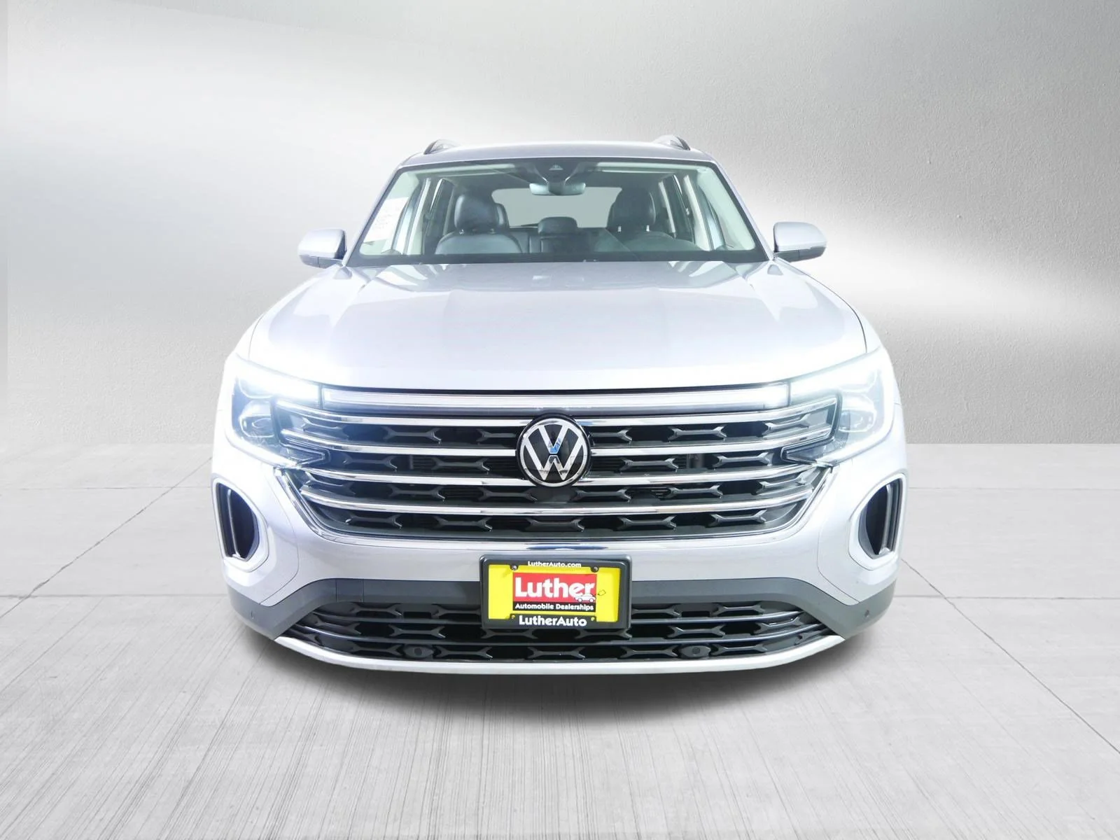 Used 2024 Silver Mist Metallic Volkswagen 2.0T SE w/Technology image 2