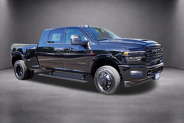 New 2026 Diamond Black Crystal Pearl-Coat Exterior Paint RAM Limited image 6