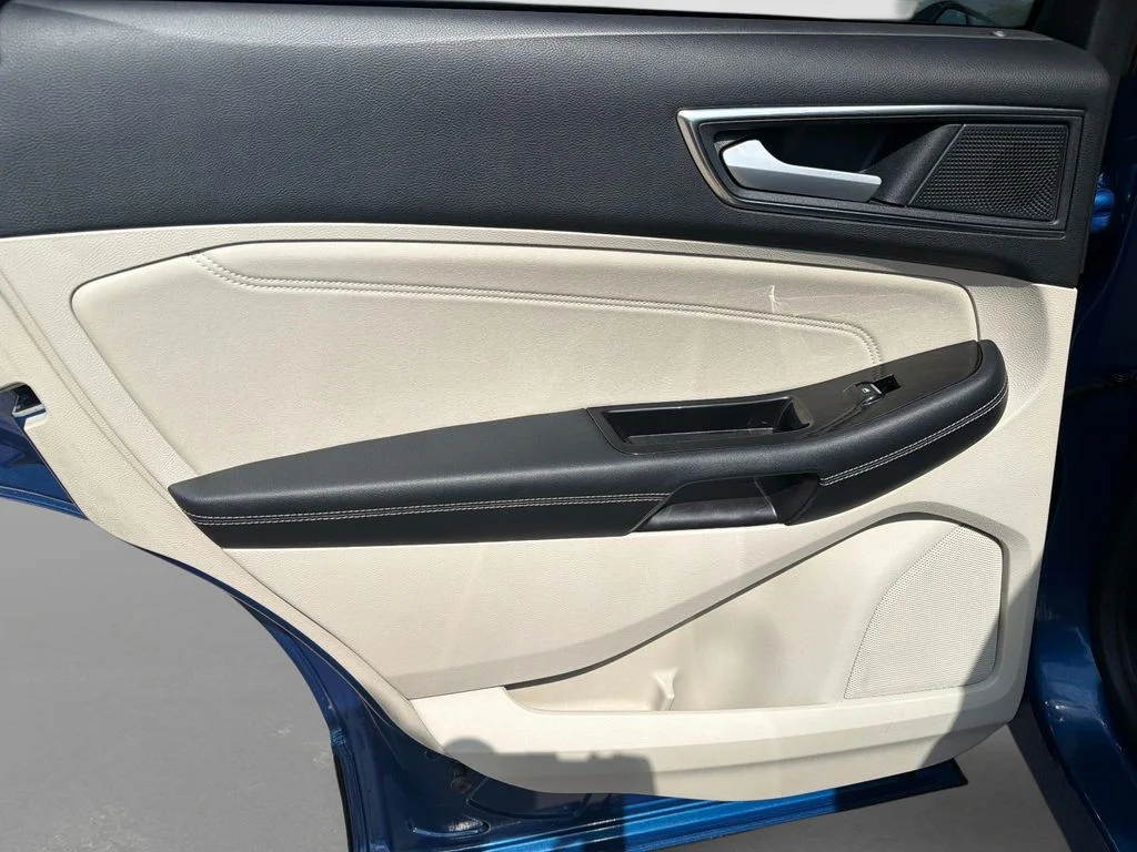 Used 2020 Blue Ford Titanium image 13