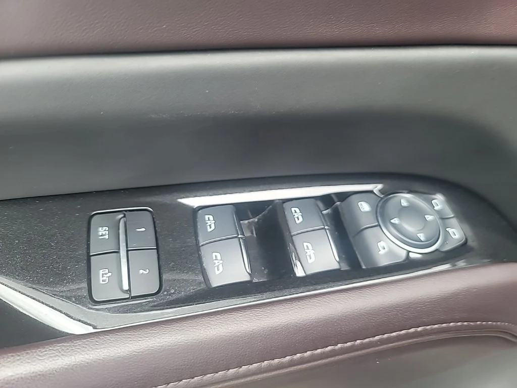 Used 2024 Silver Cadillac Sport Platinum image 17