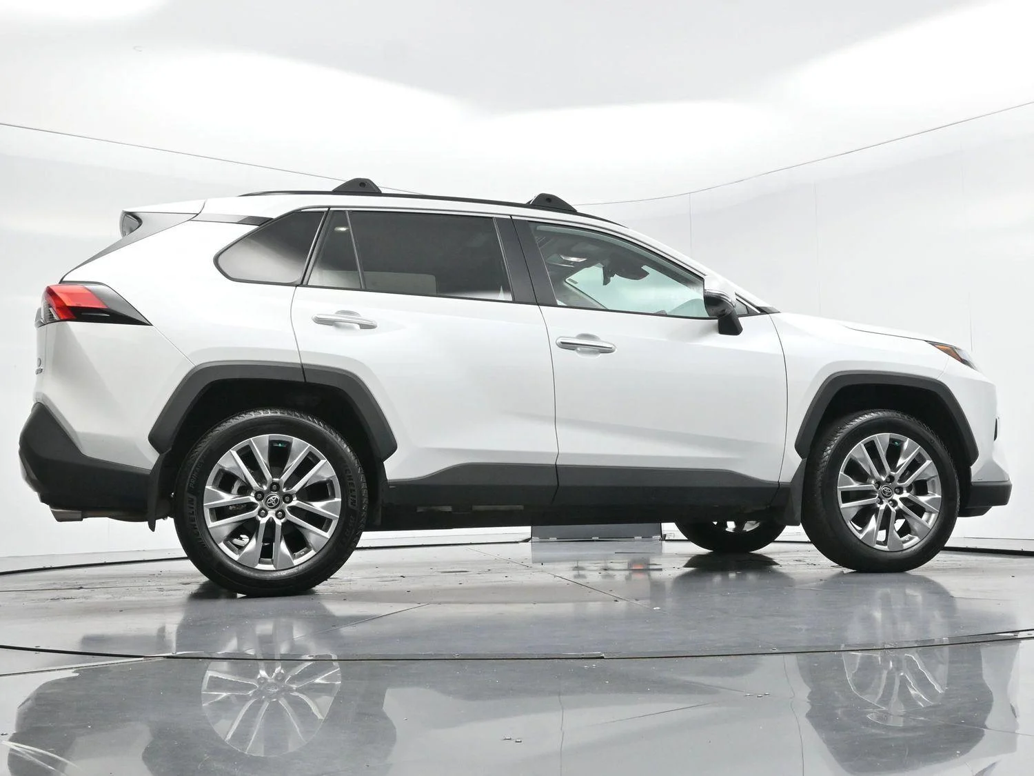 Used 2025 Wind Chill Pearl Toyota Limited image 52