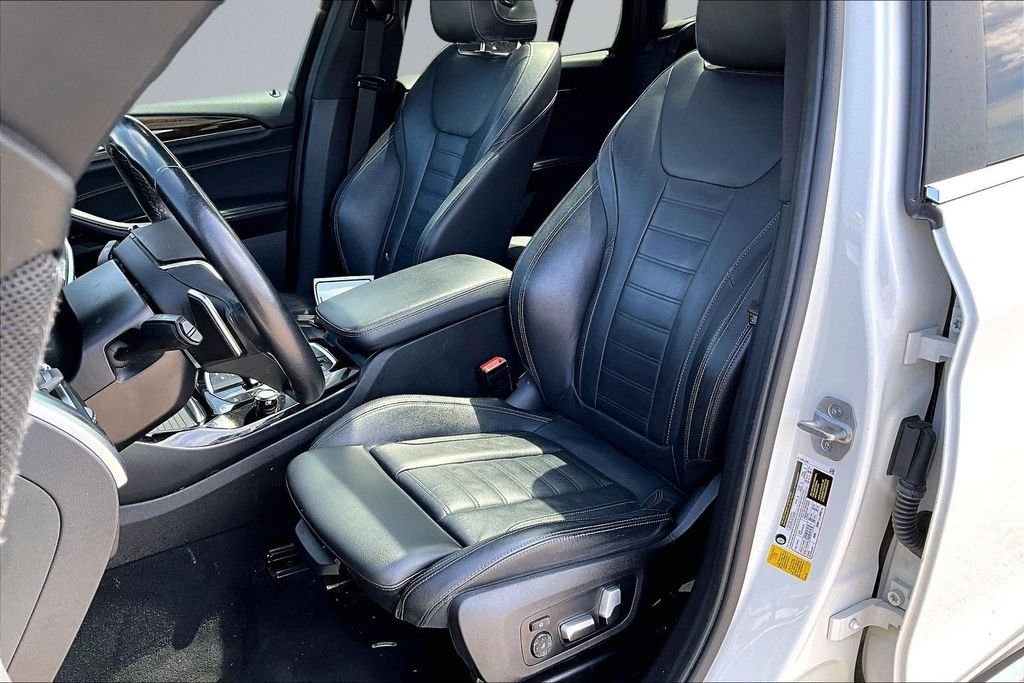 Used 2023 White BMW sDrive30i image 23