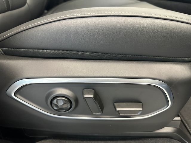 New 2026 High Gloss Black Exterior Paint Jeep Limited Reserve image 36