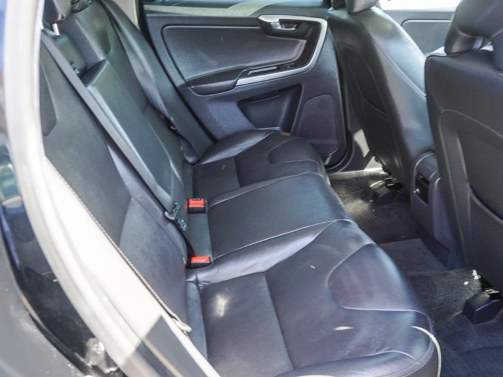 Used 2016 Black Volvo T5 Drive-E Premier image 13