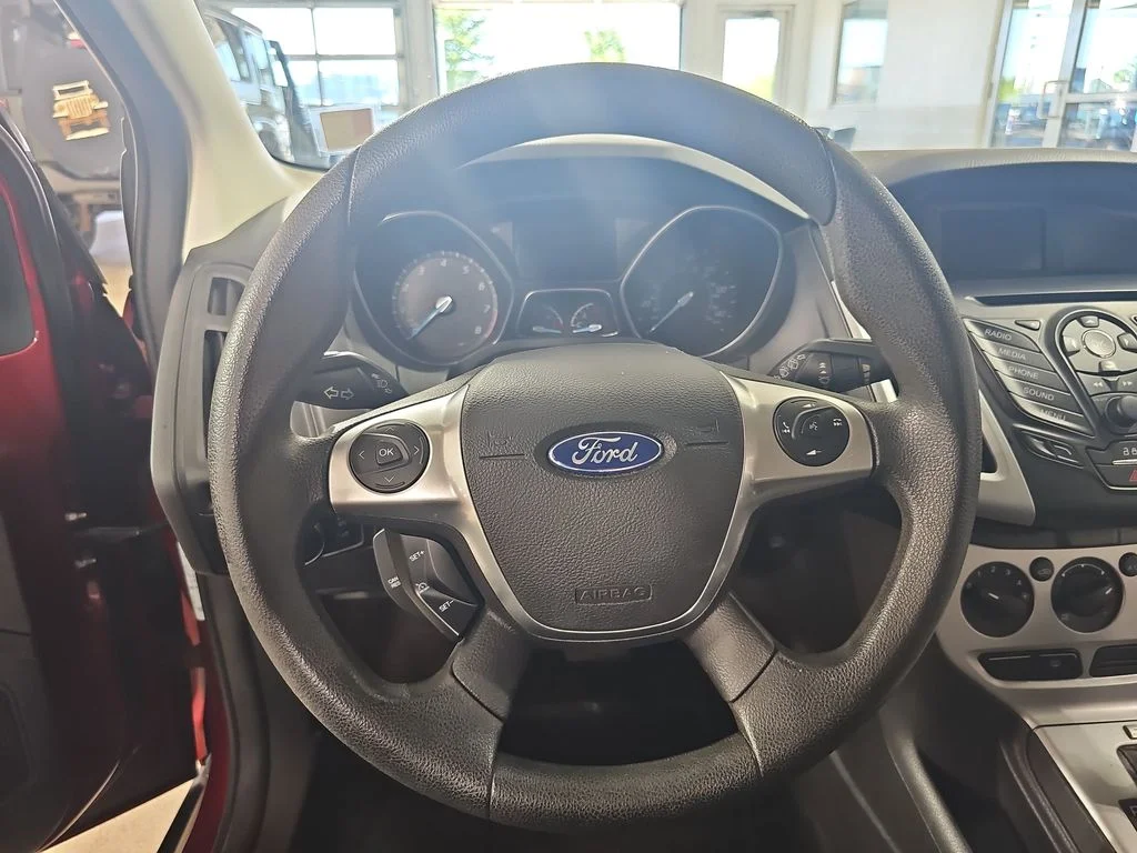 Used 2014 Red Ford SE image 22