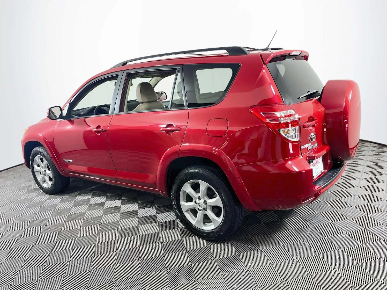 Used 2011 Barcelona Red Metallic Toyota Ltd image 6