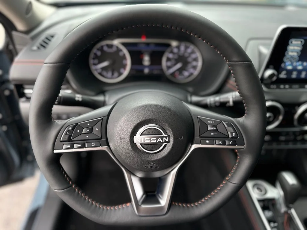 New 2025 Two-tone Atlantic Gray Metallic / Super Black Nissan SR image 27