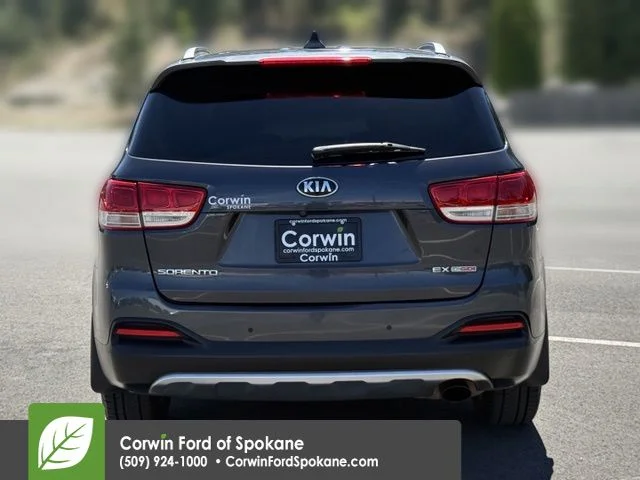 Used 2016 Platinum Graphite Kia EX image 19