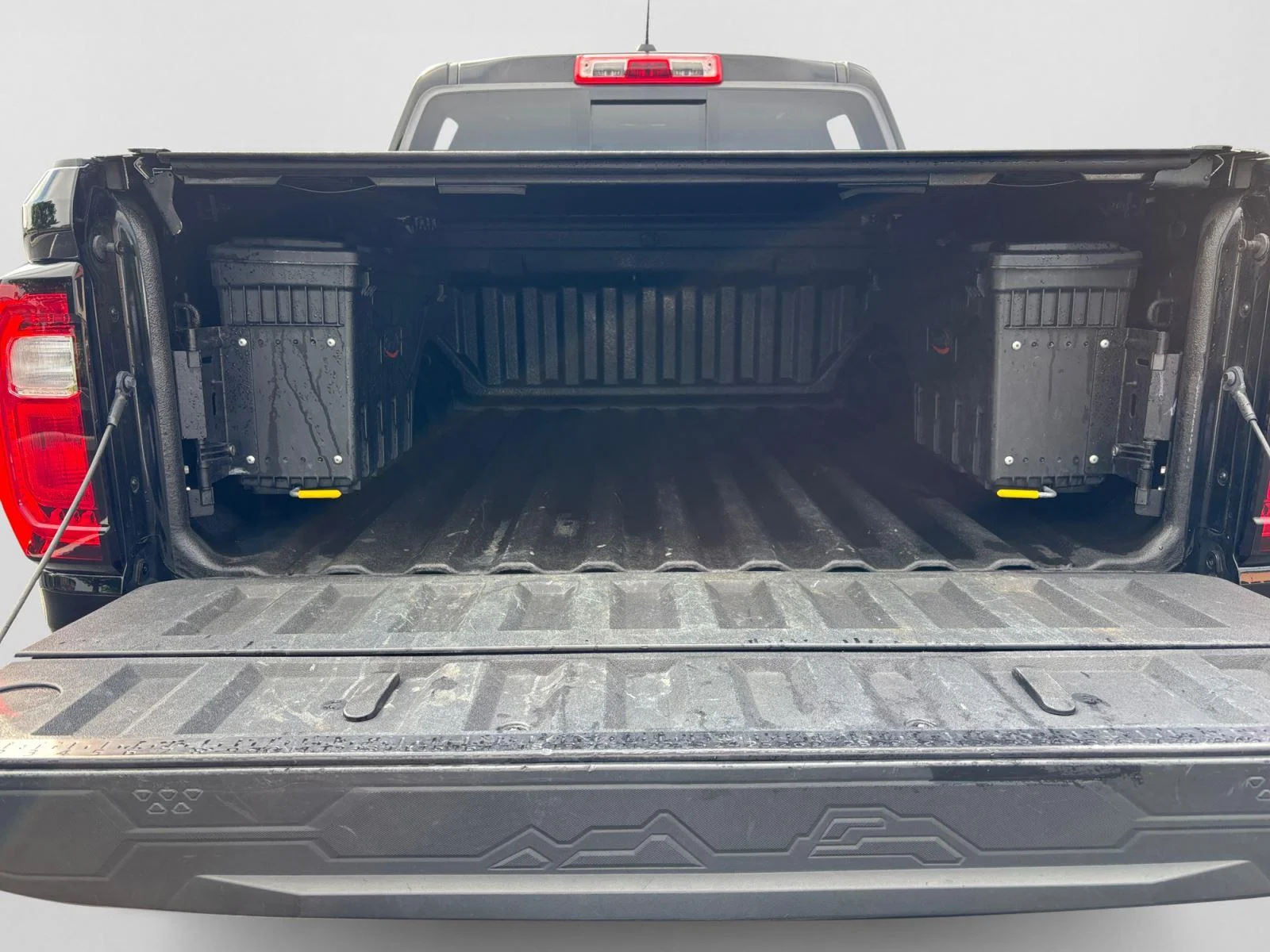 Used 2023 Onyx Black GMC 4WD AT4 image 19