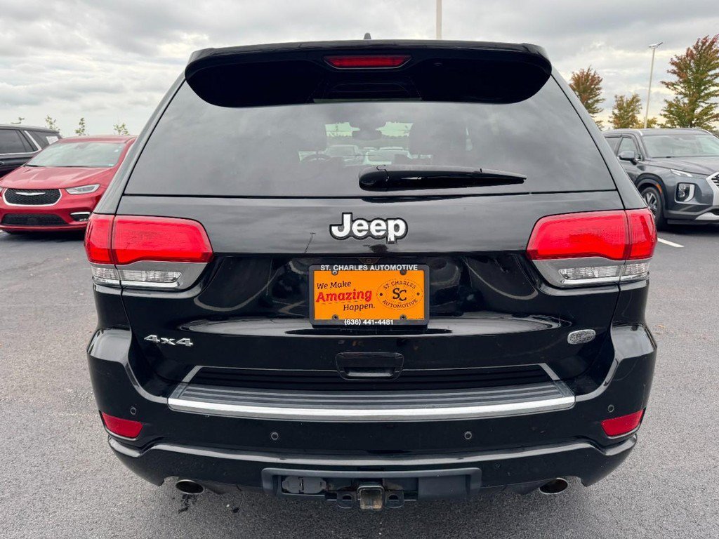 Used 2018 Diamond Black Crystal Pearlcoat Jeep Overland image 4