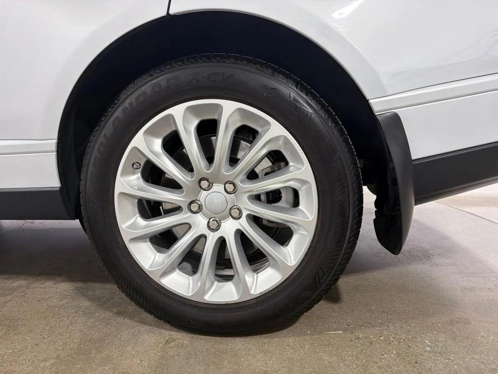 Used 2020  Land Rover HSE image 30