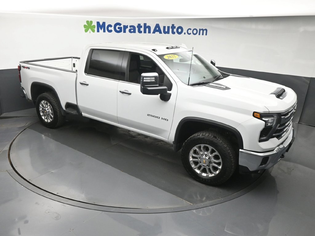 Used 2025 White Chevrolet LTZ image 3