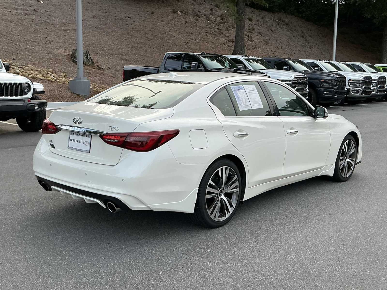 Used 2021 Majestic White INFINITI 3.0t SENSORY image 5