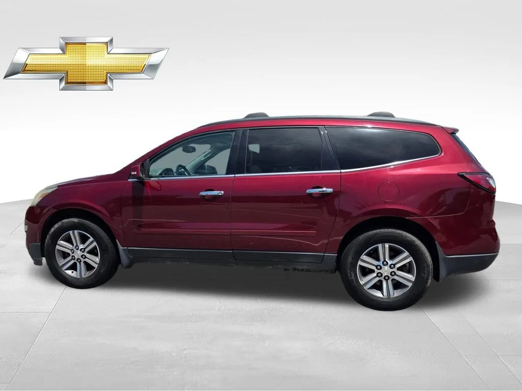Used 2015 SIREN RED TINTCOAT Chevrolet LT image 4
