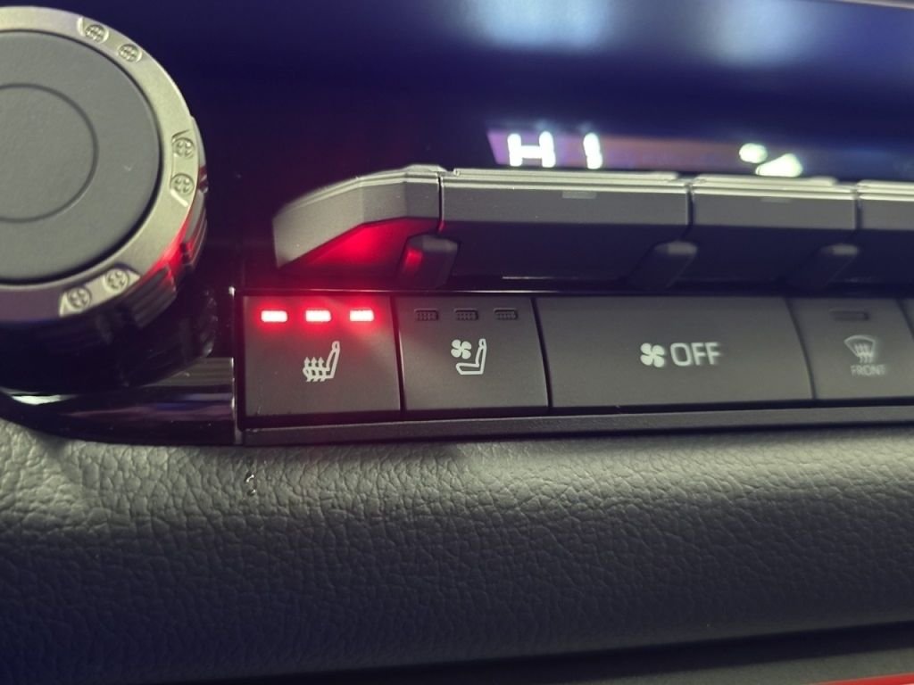 2026 Toyota Tundra Limited - Photo 9