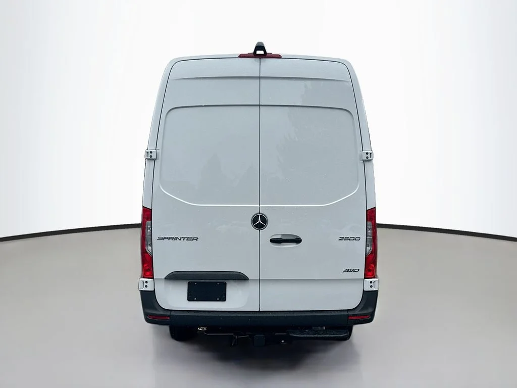 New 2026  Mercedes-Benz Cargo 170 WB image 9