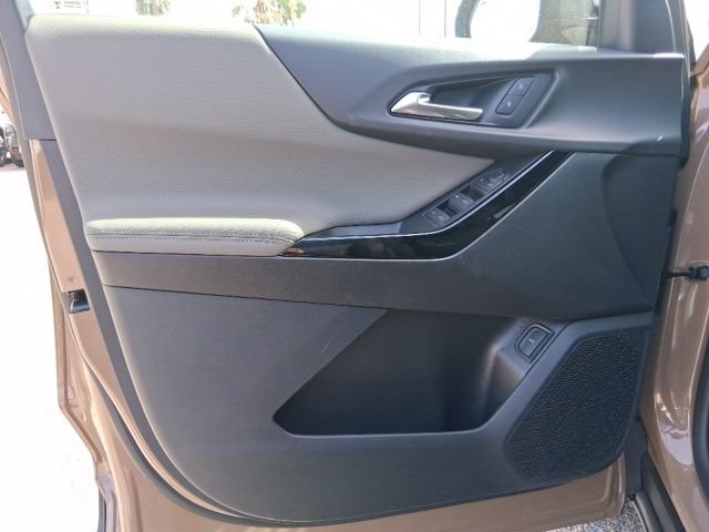 2027 Chevrolet Equinox LT - Photo 13