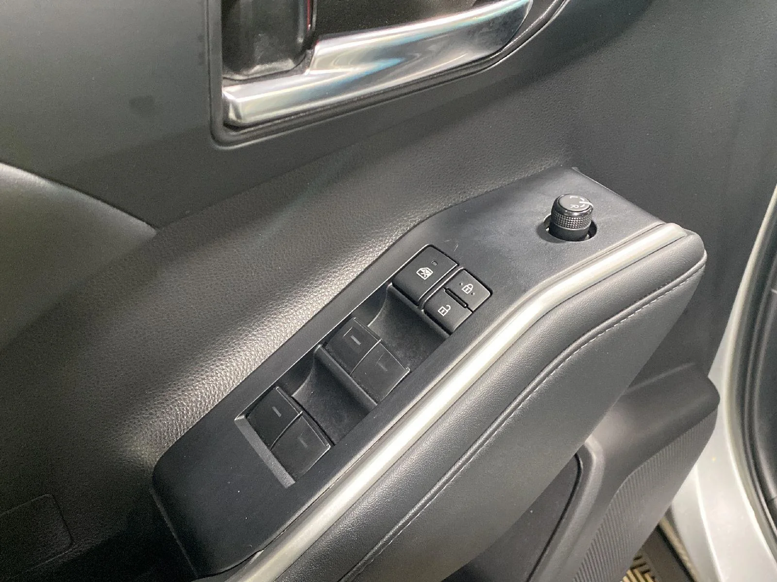 Used 2022 Celestial Silver Metallic Toyota XLE image 25
