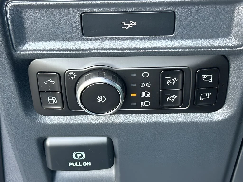New 2026 Avalanche Ford XLT image 25