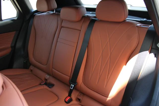 Used 2023  Mercedes-Benz GLC 300 image 21