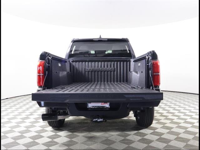 2026 Toyota Tacoma SR5 - Photo 13