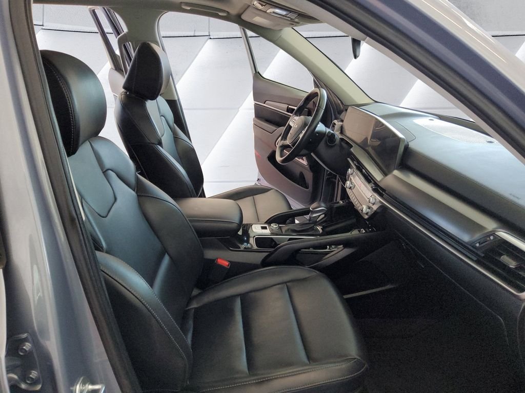 Certified Used 2024 Silver Kia S image 13