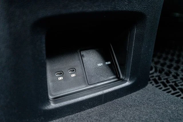 New 2026 Black Volkswagen 2.0T SE w/Technology image 33