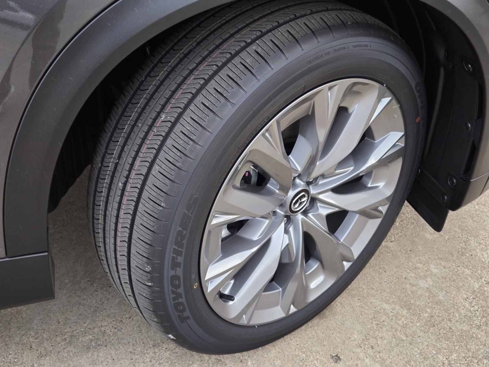 View vehicle photo 4