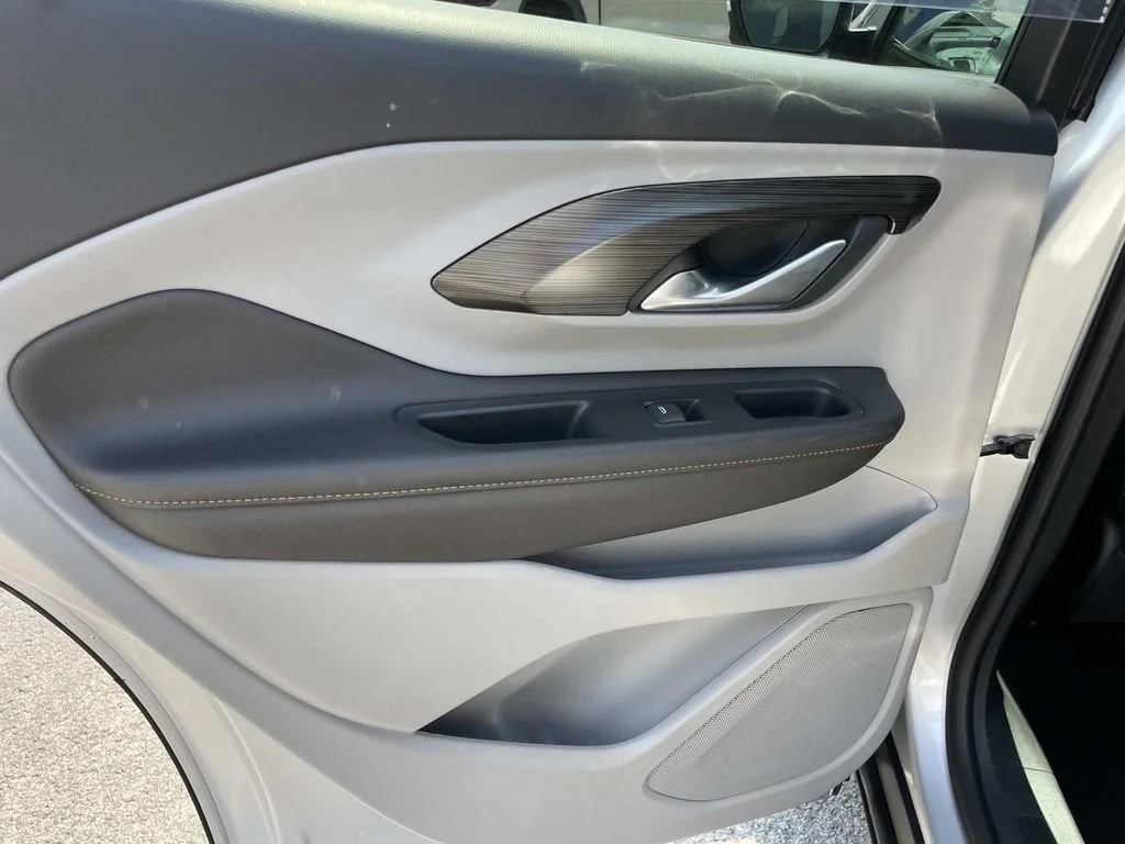 Used 2019 QUICKSILVER METALLIC GMC SLT image 17