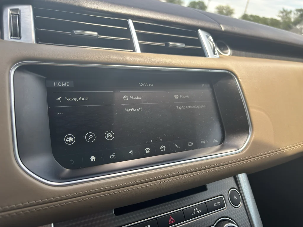 Used 2017 Silicon Silver Metallic Land Rover Autobiography image 21