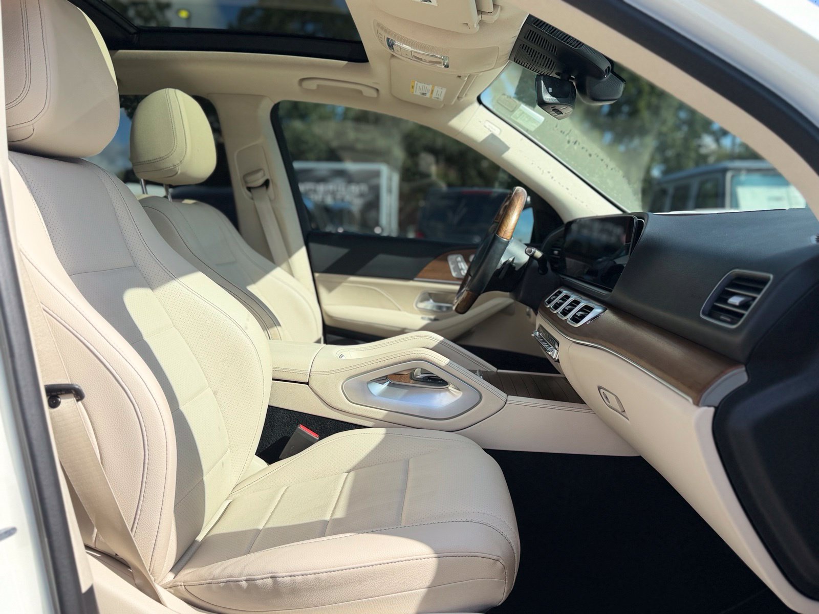 Used 2022 MANUFAKTUR Diamond White Bright Mercedes-Benz GLE 350 image 21