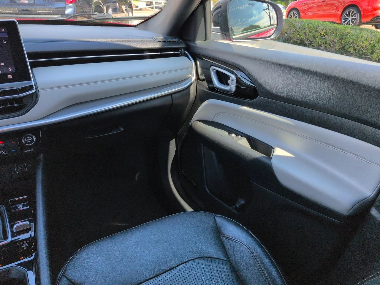 Used 2023 Redline Pearlcoat Jeep Limited image 16