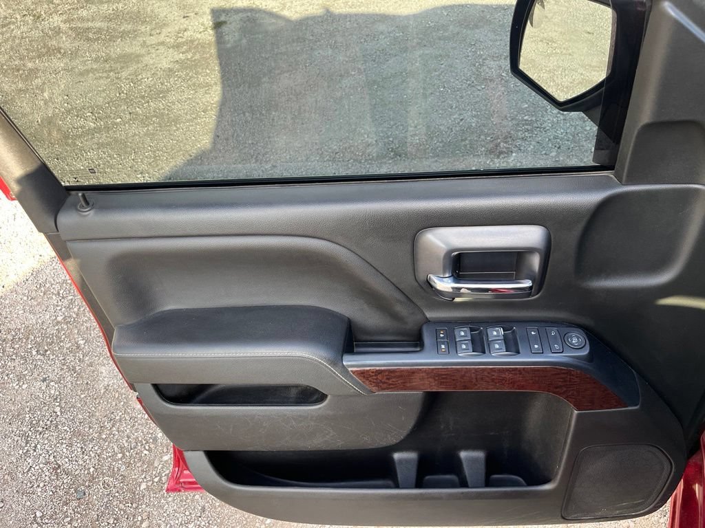Used 2019 RED QUARTZ TINTCOAT GMC SLE image 16