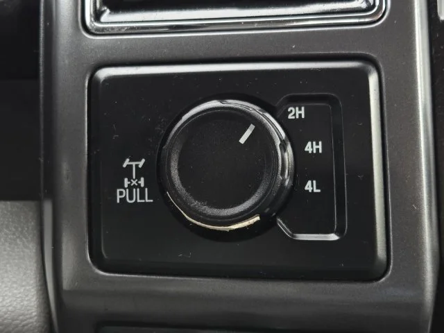 Used 2019 Blue Ford XLT image 16
