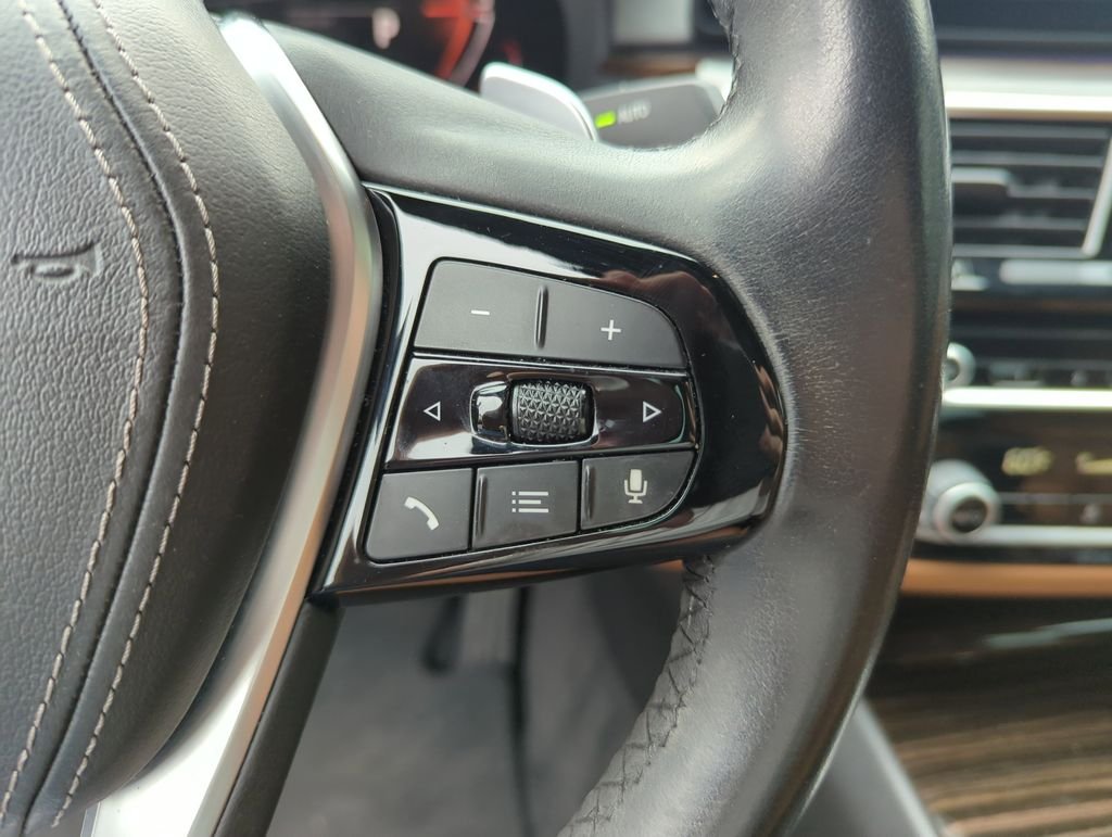 Used 2021 Black BMW 540i image 22