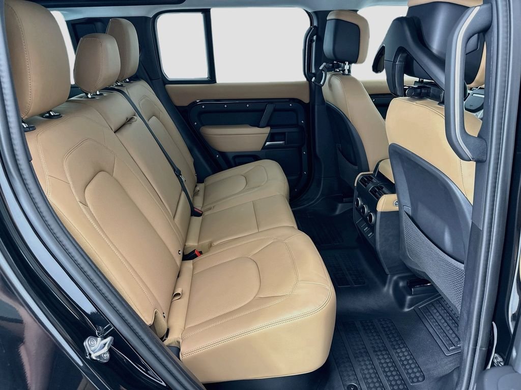 Used 2026 Santorini Black Metallic Land Rover S image 21