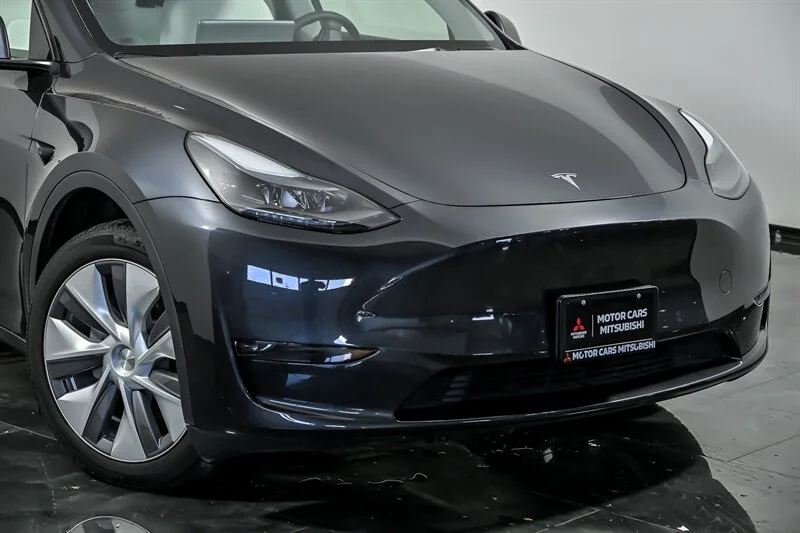 Used 2024 Tesla Model Y Long Range with VIN 7SAYGDEE8RA268416 for sale in Aurora, IL