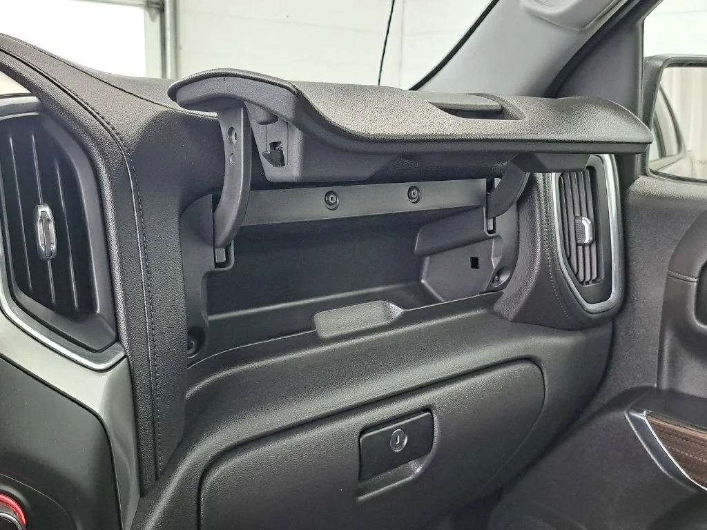 Used 2021 Black Chevrolet RST image 18