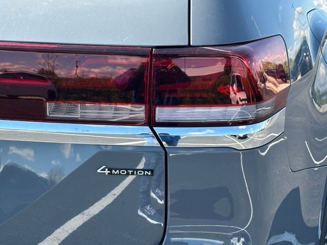 New 2026 Pure Gray Volkswagen 2.0T SEL Premium R-Line image 15