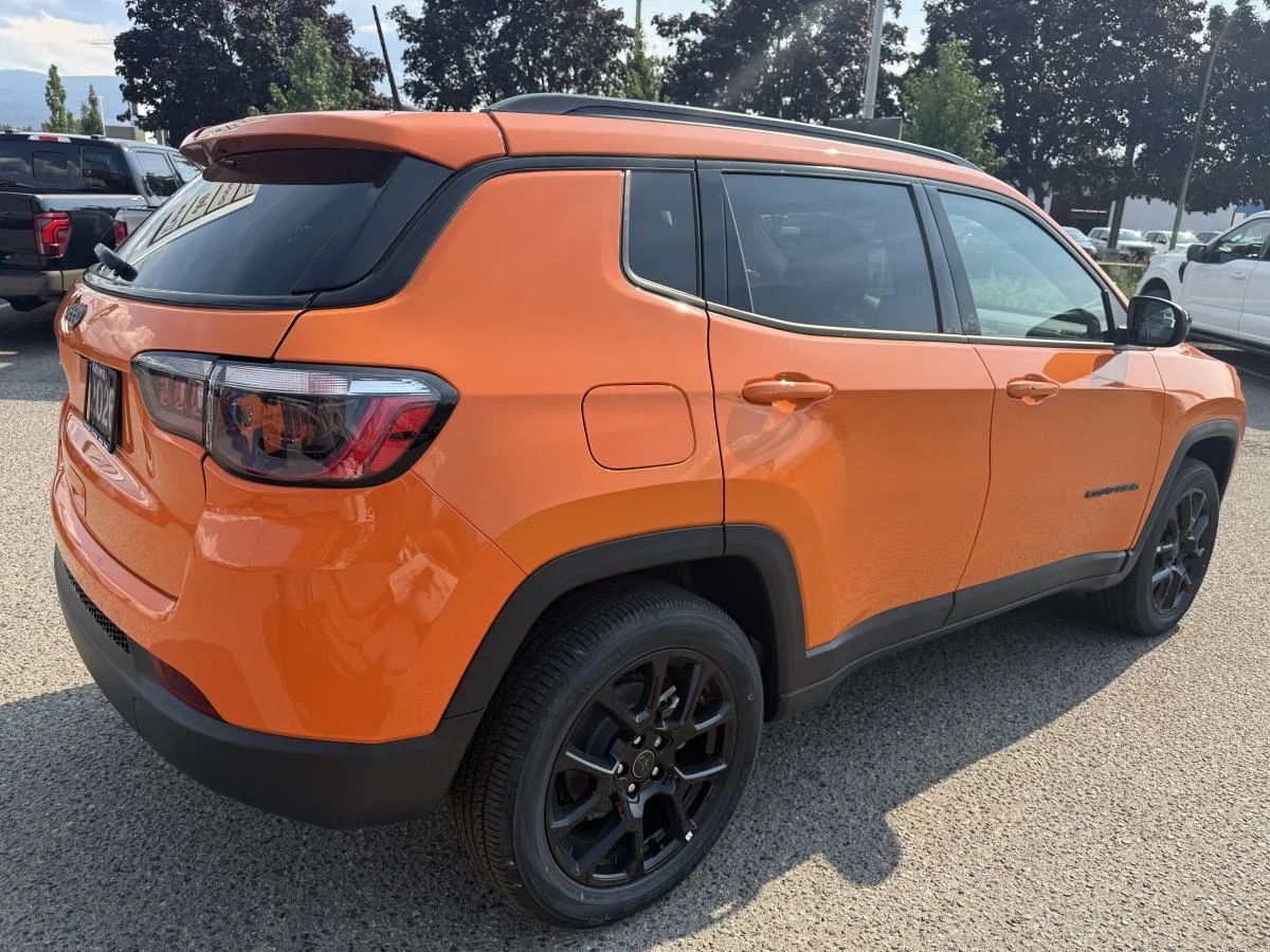 New 2026 joose (pl4) Jeep Altitude image 8