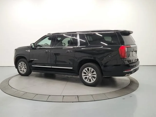 Used 2025 Onyx Black GMC Denali image 6