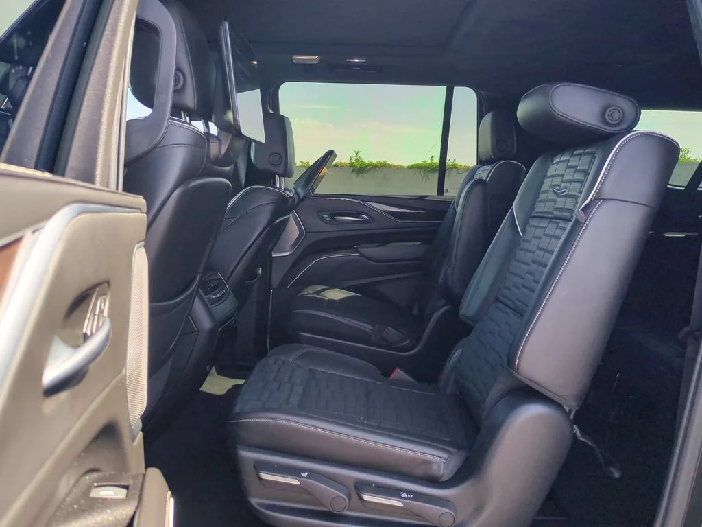Certified Used 2023 Black Raven Cadillac Premium Luxury Platinum image 30